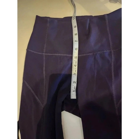 Lululemon Anew Crop Black Size 4. - Picture 6 of 9